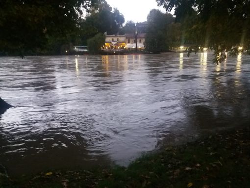 Maltempo, il Po esonda ai Murazzi. Due canoisti salvati dai vigili del fuoco in Val Chiusella. Colata di fango a Borgone di Susa Maltempo, il Po esonda ai Murazzi. Due canoisti salvati dai vigili del fuoco in Val Chiusella. Colata di fango a Borgone di Susa