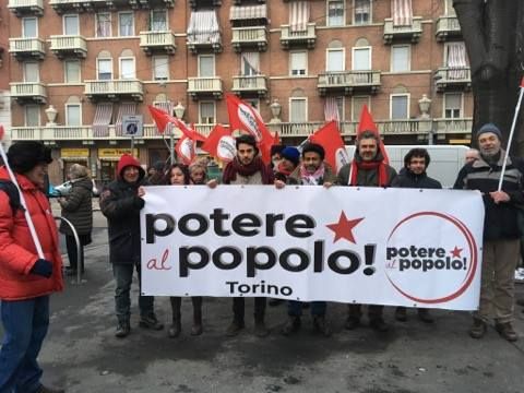 Potere al Popolo ha chiuso la propria campagna elettorale con un corteo in Barriera di Milano