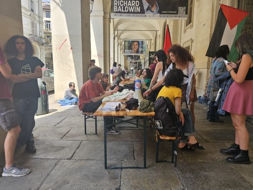 Da Palazzo Nuovo al Rettorato, pranzo degli occupanti in via Po