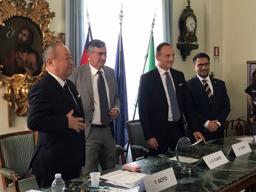 Presidente Fujifilm con Cirio e Icardi Presidente Fujifilm con Cirio e Icardi