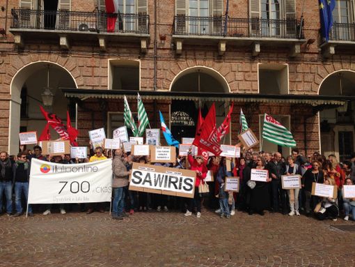 Dipendenti ex Seat Pagine Gialle in presidio: a rischio 180 lavoratori in Piemonte Dipendenti ex Seat Pagine Gialle in presidio: a rischio 180 lavoratori in Piemonte