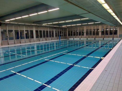 Dopo la sostituzione delle vetrate riapre anche la piscina Franzoj