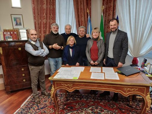 La firma dell'accordo sottoscritto a Santena La firma dell'accordo sottoscritto a Santena