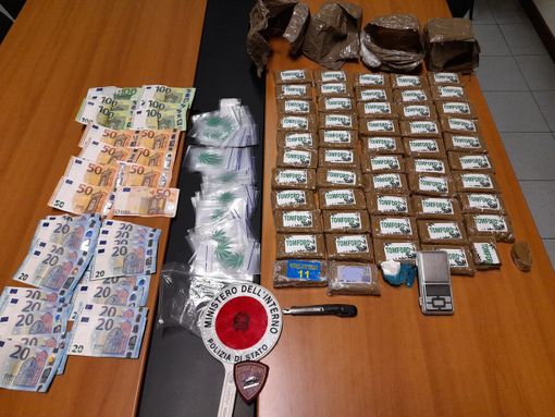 In auto in largo Stradella con 5 kg di hashish: arrestati due stranieri