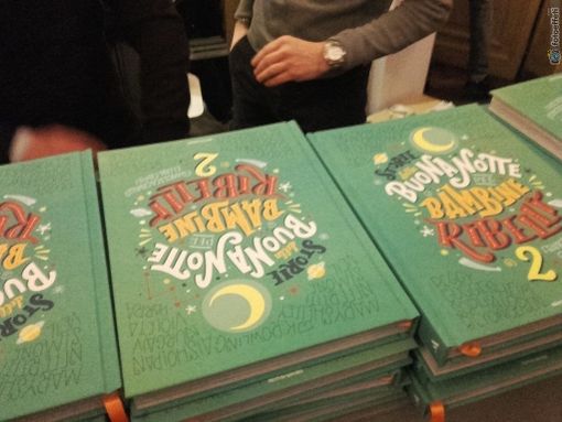 Le “bambine ribelli” tornano a far parlare di sé in un affollatissimo Circolo dei Lettori Le “bambine ribelli” tornano a far parlare di sé in un affollatissimo Circolo dei Lettori