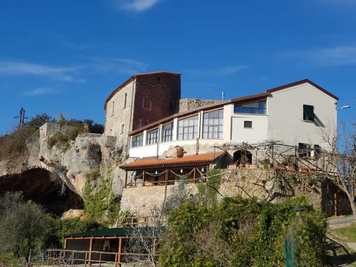 "La Grotta": cucina autentica nel cuore del paradiso verde di Le Manie "La Grotta": cucina autentica nel cuore del paradiso verde di Le Manie