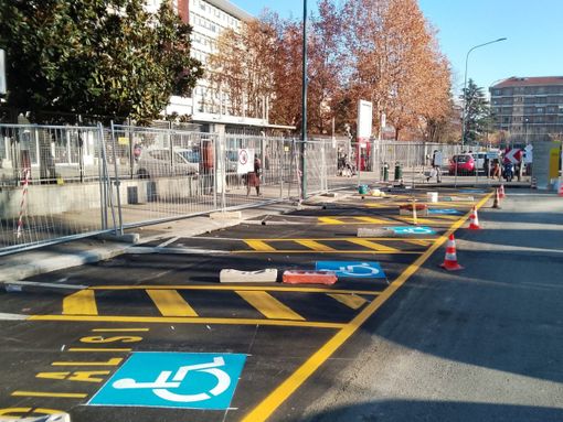 Ospedale San Giovanni Bosco, eliminate le barriere architettoniche del parcheggio per disabili Ospedale San Giovanni Bosco, eliminate le barriere architettoniche del parcheggio per disabili