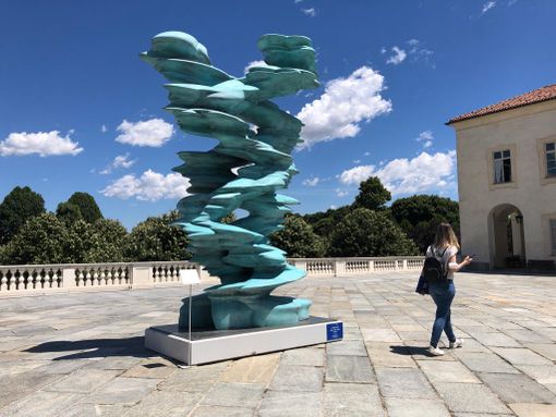 Tony Cragg alla Reggia di Venaria: quando la scultura moderna incontra il Barocco sabaudo Tony Cragg alla Reggia di Venaria: quando la scultura moderna incontra il Barocco sabaudo