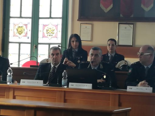 Venaria, in Comune uno scandalo incredibile: pedopornografia, ma anche molestie e una settimana di lavoro in sei mesi (VIDEO)