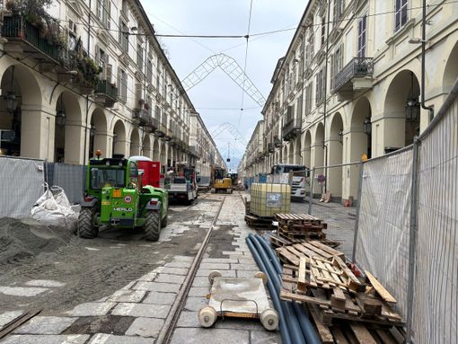 Il cantiere prosegue senza intoppi, con abbattimento delle barriere architettoniche lungo i principali incroci Il cantiere prosegue senza intoppi, con abbattimento delle barriere architettoniche lungo i principali incroci