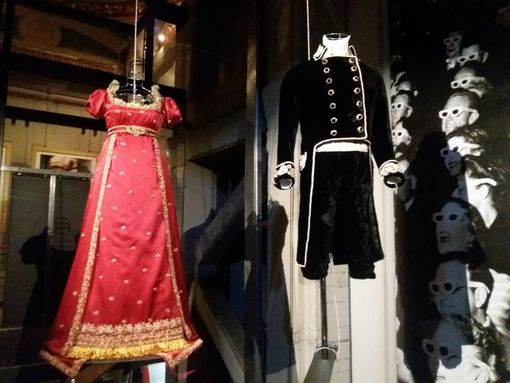 Le paillettes, gli elmi, le armature, le piume: Annamode &quot;canta&quot; alla Mole i costumi del cinema [FOTO]