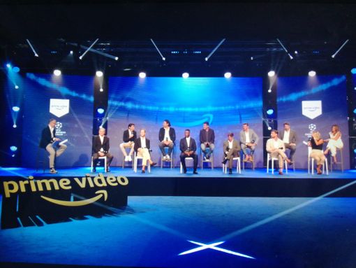 la presentazione della prossima stagione di Champions con calciatori e giornalisti