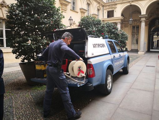 Busta sospetta con pila e fili indirizzata alla sindaca Appendino: artificieri in Comune