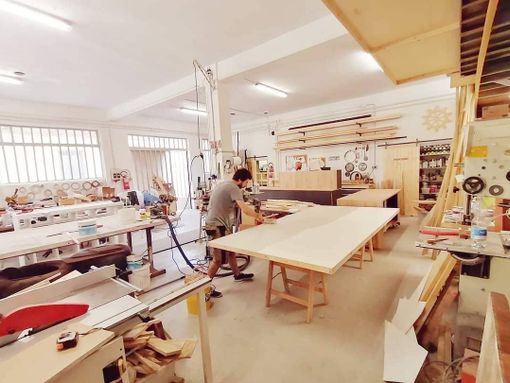 Immagine di repertorio di lavoratori di un'impresa artigiana Immagine di repertorio di lavoratori di un'impresa artigiana