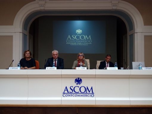 L'allarme di Confcommercio: "Anche in Piemonte l'illegalità distrugge l'economia" L'allarme di Confcommercio: "Anche in Piemonte l'illegalità distrugge l'economia"