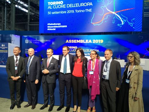 "Il mondo dell'auto ha bisogno di risposte urgenti: bene la visita di Conte. Appendino ha tifato per Torino" "Il mondo dell'auto ha bisogno di risposte urgenti: bene la visita di Conte. Appendino ha tifato per Torino"