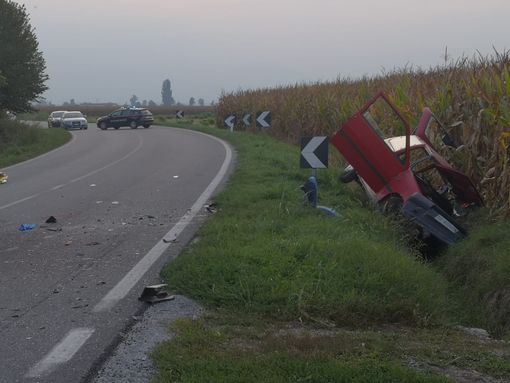 Incidente tra Cavour e Villafranca, tremendo il bilancio: un morto e cinque feriti