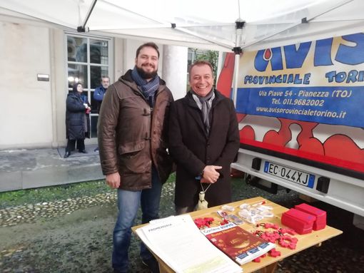 La Regione in campo per la raccolta del sangue: Cirio e i consiglieri in fila per la donazione La Regione in campo per la raccolta del sangue: Cirio e i consiglieri in fila per la donazione