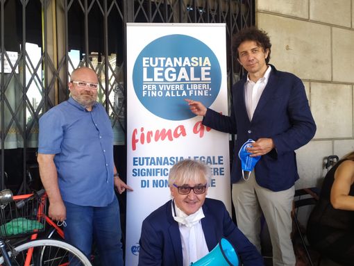 Marco Cappato a Torino per legalizzare l'eutanasia: “Liberi fino alla fine” [VIDEO]