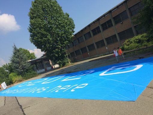 Lo striscione pro-Olimpiadi Torino 2026 all'ex-Thyssen: oggi flashmob Lo striscione pro-Olimpiadi Torino 2026 all'ex-Thyssen: oggi flashmob