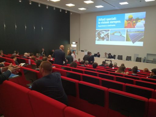 Amianto in Piemonte, serviranno due milioni di metri cubi in tre anni, "ma Barricalla non basta" Amianto in Piemonte, serviranno due milioni di metri cubi in tre anni, "ma Barricalla non basta"