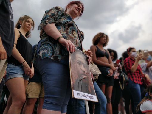 L'urlo dei manifestanti in piazza Castello: &quot;Torino e altre città italiane sono ancora razziste&quot; [FOTO]
