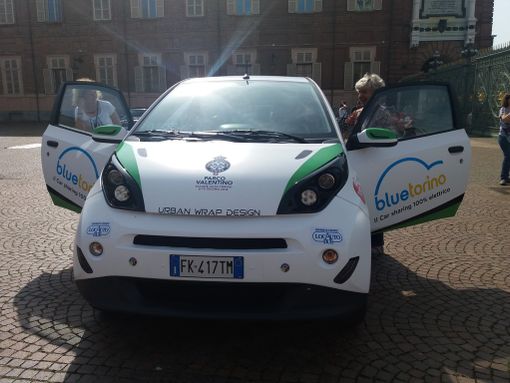 Car sharing, Blue Torino scaccia gli spettri in arrivo da Parigi Car sharing, Blue Torino scaccia gli spettri in arrivo da Parigi