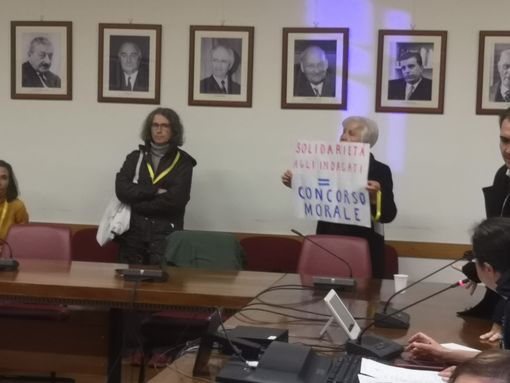 Processo smog, Pd e Cinque Stelle divisi sulla solidarietà politica a Fassino e Appendino Processo smog, Pd e Cinque Stelle divisi sulla solidarietà politica a Fassino e Appendino