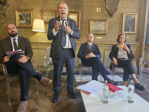 Da Houellebec a Irvine Welsh e Brachetti torna Radici, il festival dell'identità Da Houellebec a Irvine Welsh e Brachetti torna Radici, il festival dell'identità