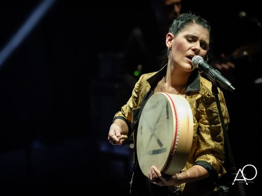 Flo in concerto al FolkClub con La canzone che ti devo Flo in concerto al FolkClub con La canzone che ti devo