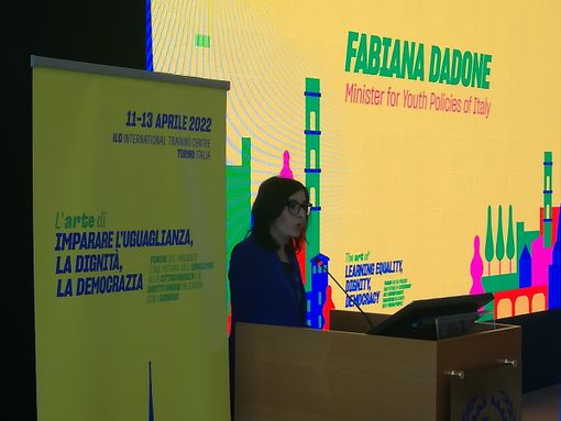 Il ministro Dadone a Torino: &quot;Covid e Guerra, anni difficili per una generazione Z che abbiamo il bisogno di ascoltare&quot;