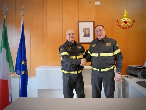cambio della guardia vigili del fuoco