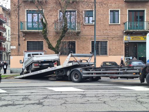 Intervento della Polizia Locale con deviazioni lungo il corso