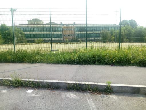 Degrado ai campi da calcetto di via Sansovino: “Vanno ristrutturati e messi a disposizione dei cittadini”