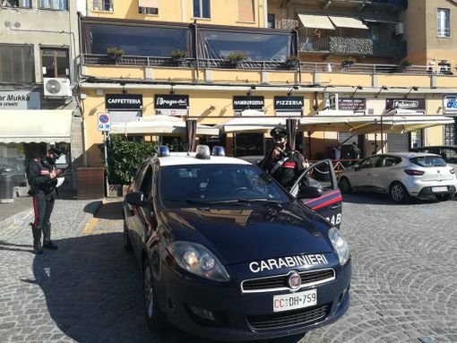 Moncalieri, accoltellamento in piazza Caduti: rintracciato e arrestato l'aggressore