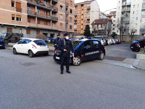 Posto di blocco dei carabinieri a Torino