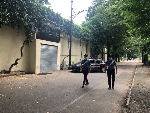 Rapinato dal branco al Valentino, malvivente riconosciuto da un Kalashnikov tatuato sul collo: arrestato Rapinato dal branco al Valentino, malvivente riconosciuto da un Kalashnikov tatuato sul collo: arrestato