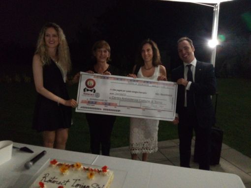 Quasi tremila euro donati dal Rotaract Torino Sud Ovest al centro antiviolenza del Comune
