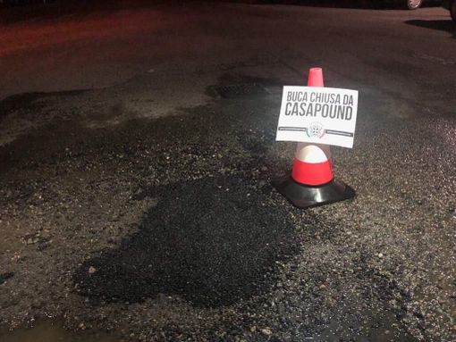 Strade dissestate a Verolengo: CasaPound “tappa” alcune buche