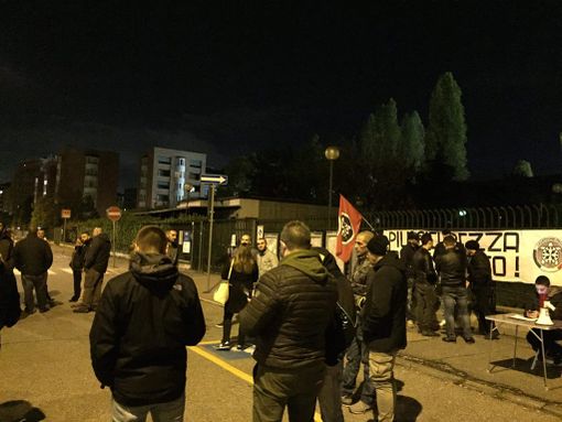 CasaPound in corso Corsica dopo l’aggressione di un tredicenne CasaPound in corso Corsica dopo l’aggressione di un tredicenne