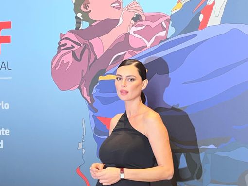 Catrinel Marlon e la protagonista del film "Girasoli" Catrinel Marlon e la protagonista del film "Girasoli"