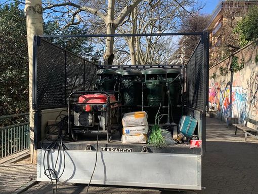 Torino, in Lungo Po Machiavelli installati i cestini anti-corvo e alcune panchine Torino, in Lungo Po Machiavelli installati i cestini anti-corvo e alcune panchine