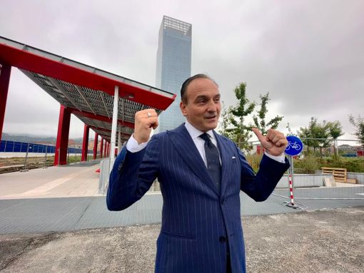 Il grattacielo della Regione festeggia i 1.000 dipendenti: &quot;Altro che finta apertura, è tutto vero&quot;