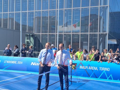 Tornano le ATP Finals. In attesa dei tennisti, sfida a colpi di racchetta tra Lo Russo e Cirio Tornano le ATP Finals. In attesa dei tennisti, sfida a colpi di racchetta tra Lo Russo e Cirio