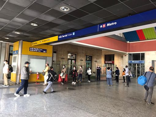 Riaperti i centri servizi clienti Gtt: qualche coda e accessi consentiti solo su prenotazione