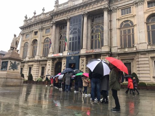 Code fuori da Palazzo Madama