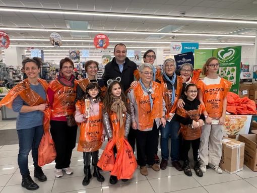 Il sindaco Stefano Lo Russo alla colletta alimentare in un supermercato Il sindaco Stefano Lo Russo alla colletta alimentare in un supermercato