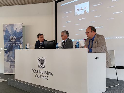 tavolo relatori Confindustria Canavese tavolo relatori Confindustria Canavese