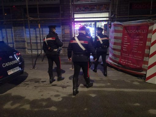 Era ai domiciliari, ma con un passaggio segreto poteva andare nella casa accanto senza essere visto