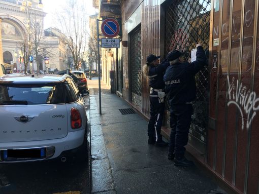 Controlli in San Salvario, sospesa per 30 giorni la licenza di un minimarket